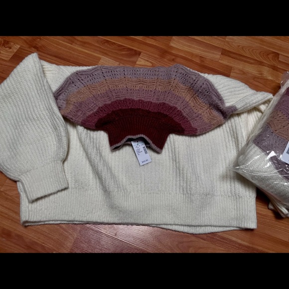 NWT Women’s Knit Sweaters - Picture 6 of 11